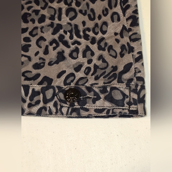 D & Co Women's Animal Print Denim Jacket Size Small - Picture 11 of 11